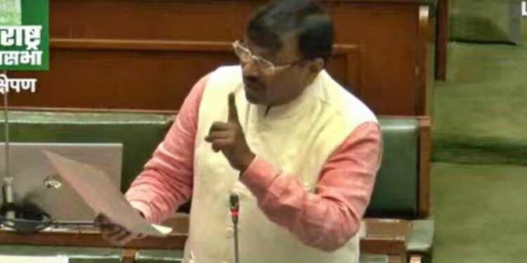 आमदारकी गेली खड्ड्यात, संभाजीनगर’साठी राजीनामाही देईन : विधानसभेत मुनगंटीवार बरसले