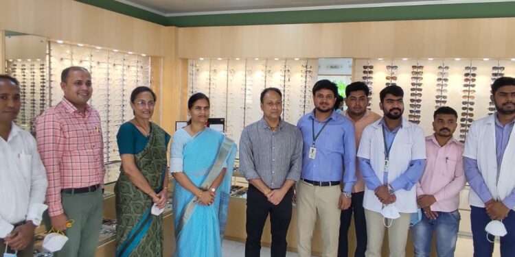 केंद्रिय आरोग्य राज्य मंत्री डॉ भारती पवार यांची कांताई नेत्रालयास भेट