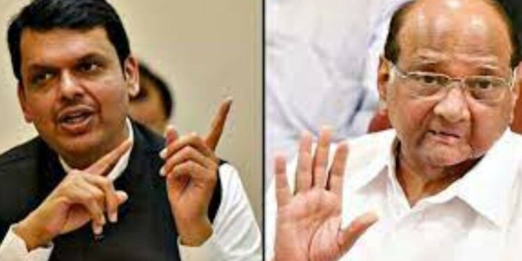 शरद पवारांविरुद्ध फडणवीसांचा तब्बल 14 ट्विट; ‘या’ मुद्यांवरून साधला निशाणा