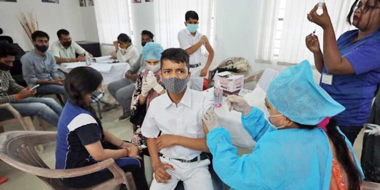 कोरोनाची ही लक्षणे लहान मुलांमध्ये दिसतात लगेच सावध व्हा