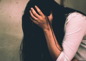 बॉयफ्रेंडचे कपडे धुत असताना उघड झाले मोठे गुपित, गर्लफ्रेंडला बसला धक्का