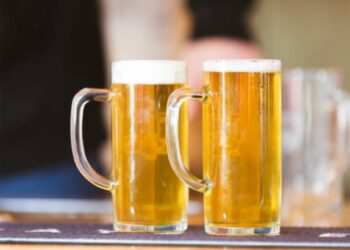 आता बिअरच्या किमती वाढण्याची शक्यता, जाणून घ्या कितीने महागणार?