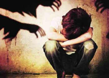 संतापजनक ! व्हिडीओ चित्रीकरण करून ६ वर्षीय मुलावर अनैसर्गिक अत्याचार