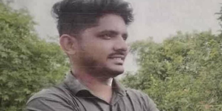 रूमालाने गळफास घेवून २५ वर्षीय युवकाची आत्महत्या