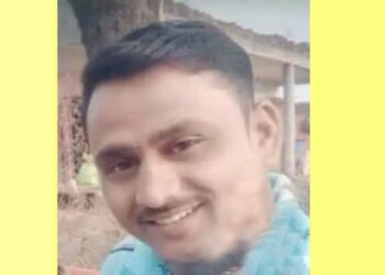 व्हॉट्सअपवर स्टेटस ठेवत तरुणाने उचललं टोकाचं पाऊल