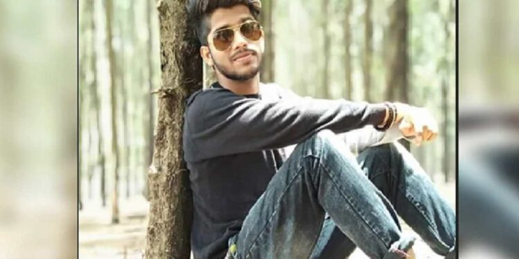 प्रेम प्रकरणातून इंजिनिअर युवकाची आत्महत्या, खोलीत सापडलं प्रेमपत्र…