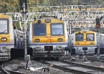 मुंबई लोकलबाबत रेल्वेने घेतला मोठा निर्णय