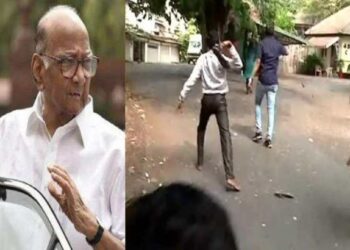 मोठी बातमी : शरद पवारांच्या निवासस्थानात घुसून एसटी कर्मचाऱ्यांकडून चप्पल-दगड फेक