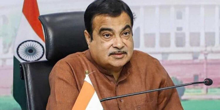 केंद्रीय मंत्री नितीन गडकरी जळगावात दाखल