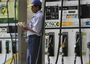 इंधन दरवाढ थांबेना ! 13 दिवसांत पेट्रोल ‘इतक्या’ रुपयांनी महाग