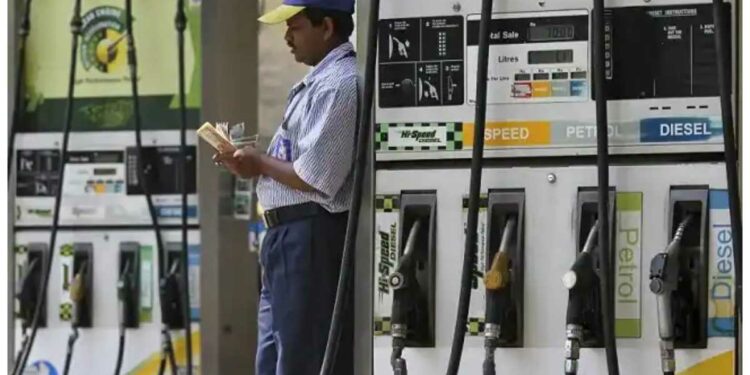 इंधन दरवाढ थांबेना ! 13 दिवसांत पेट्रोल ‘इतक्या’ रुपयांनी महाग