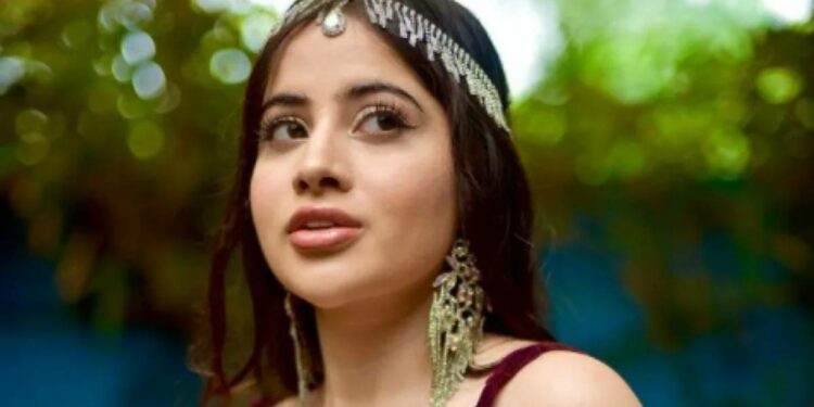 ‘चोली के पीछे क्या है’.. गाण्यावर उर्फी जावेदचा डान्स, पहा Video