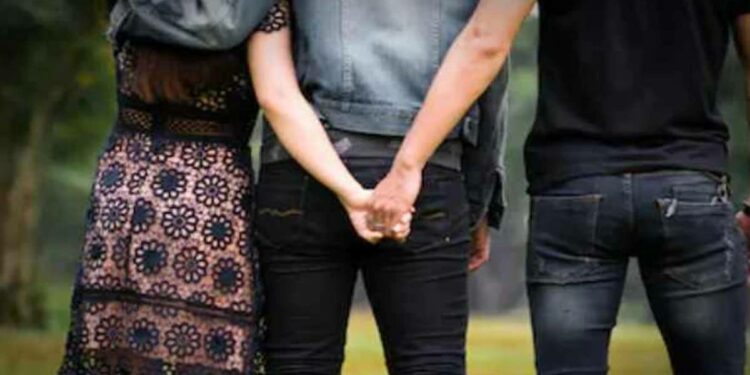 अरे देवा! PUBG खेळताना मुलगी एक नव्हे दोन मुलांच्या प्रेमात पडली, नंतर काय झालं वाचा?