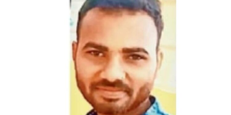 गुप्तांगावर दगड मारल्याने उच्च शिक्षित तरुणाचा मृत्यू, ९ महिन्यांपूर्वीच झाले होते लग्न