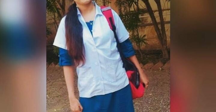 दिक्षिता गाढे बीएचएमएस प्रथम श्रेणीत उत्तीर्ण