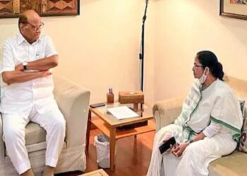 ममता बॅनर्जींनी घेतली शरद पवारांची भेट, केली ‘ही’ विनंती