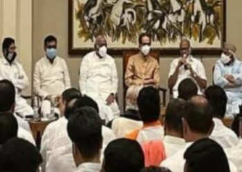 12 आमदारांच्या उपस्थितीनंतर महाविकास आघाडीच्या जीवात जीव