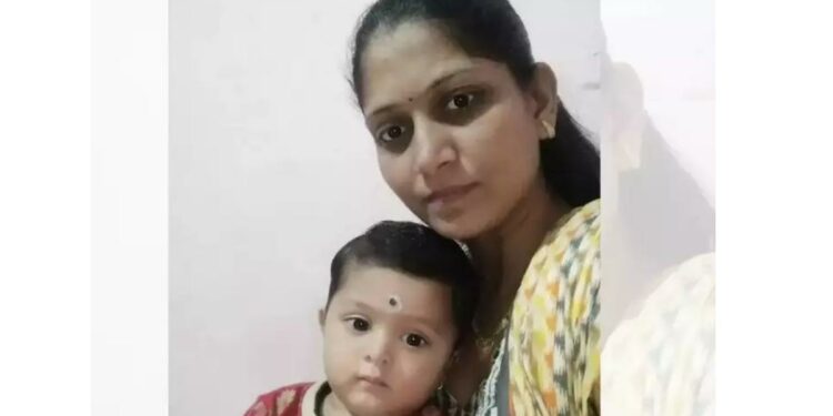 खळबळजनक ! चिमुकल्यासह मातेची गळफास घेऊन आत्महत्या
