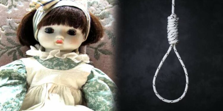 भयंकर ! बाहुलीला फाशी दिली, बहुली सोडून गेल्याची समज करून ८ वर्षीय मुलीनेही घेतला गळफास