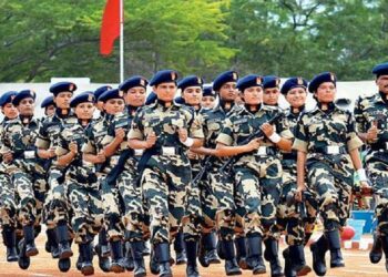 पॅरा मिलिटरी फोर्समध्ये 75 हजार पदे रिक्त, जाणून घ्या कुठे नोकऱ्या मिळण्याची शक्यता