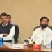 देवेंद्र फडणवीसांनी एकनाथ शिंदेंकडून माईक हिसकावला, उद्धव ठाकरेंचा खोचक टोला