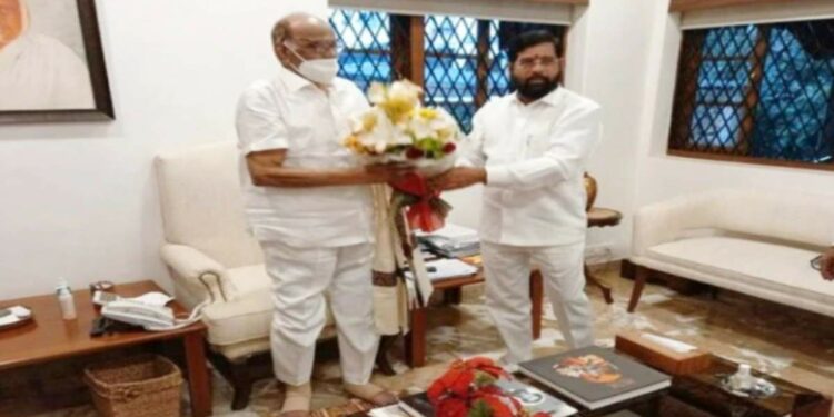 शिंदे, पवारांच्या भेटीचे फोटो व्हायरल; शिंदेंनी ट्विट करून दिलं हे उत्तर