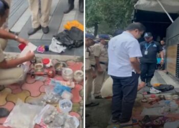 भाजपा आमदाराच्या घरासमोर सापडली सोने,चांदीसह पैशांनी भरलेली बॅग