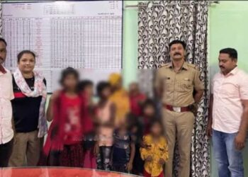 काय आई आहे! पोटाची खळगी भरण्यासाठी पोटच्या पोराला विक्री प्रयत्न