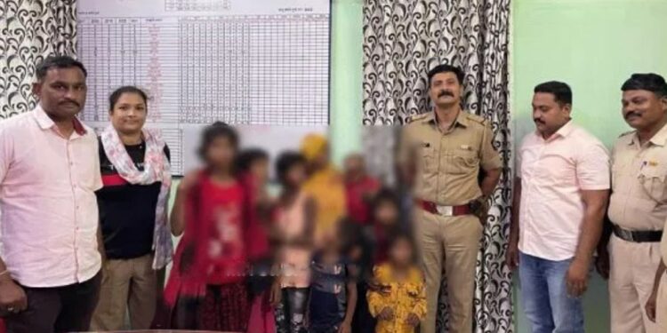 काय आई आहे! पोटाची खळगी भरण्यासाठी पोटच्या पोराला विक्री प्रयत्न