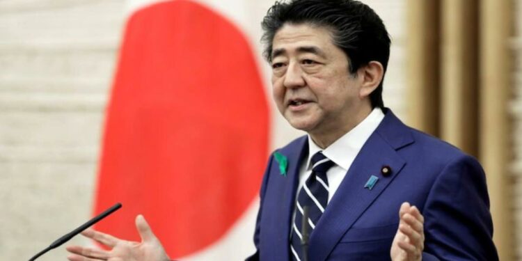 जपानचे माजी पंतप्रधान शिंजो आबेंवर हल्लेखोराने झाडल्या गोळ्या, प्रकृती गंभीर