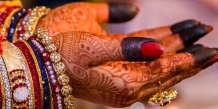 ‘या’ मुलींना सरकार देणार ५१ हजार रुपये, जाणून घ्या अर्ज कसा करावा