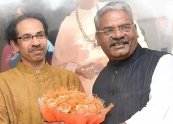 माजी खासदार शिवाजीराव आढळराव पाटील यांची शिवसेनेतून हकालपट्टी