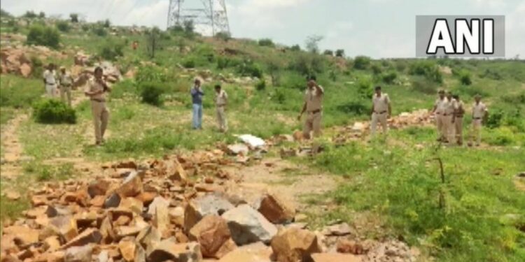 अरे बापरे.. खाण माफियांनी पोलीस उपअधीक्षकाला डंपरने चिरडले