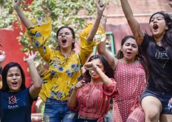 CBSE बारावीचा निकाल जाहीर ; पोरांनो असा बघा निकाल…