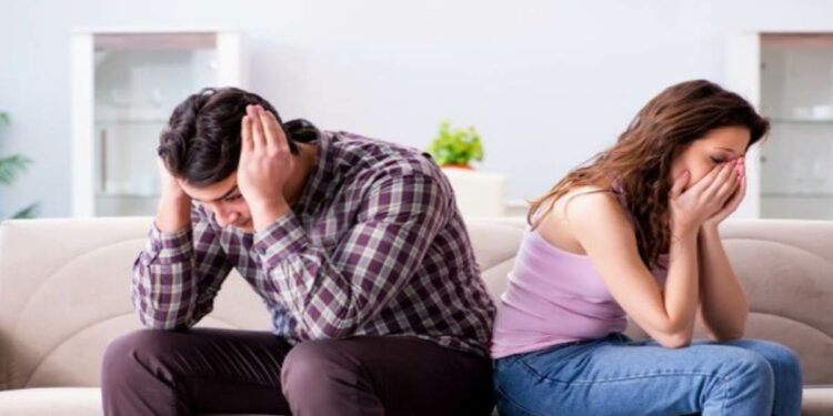 मुलांच्या या चुकांमुळे त्यांना गर्लफ्रेंड सोडून जातात, आजपासूनच आपल्या सवयी बदला