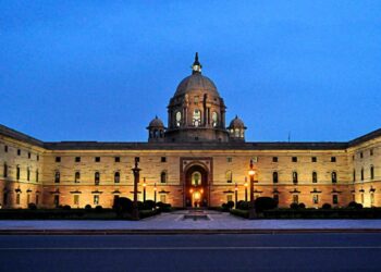 राष्ट्रपती झाल्यावर किती पगार मिळतो? आणि कोण-कोणत्या सुविधा मिळतात, जाणून घ्या