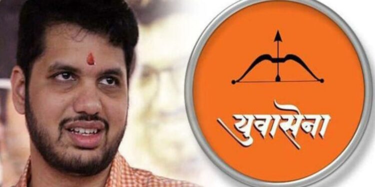 मोठी बातमी ! शिंदे गटाकडून वरुण सरदेसाई यांची युवासेनेतून हकालपट्टी