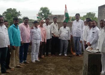 वाडी – शेवाळे येथे ध्वजारोहण उत्साहात संपन्न