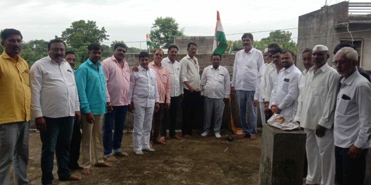 वाडी – शेवाळे येथे ध्वजारोहण उत्साहात संपन्न