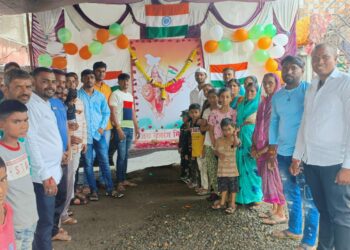 जय बजरंग मित्र मंडळातर्फे मेस्को माता नगर येथे स्वातंत्र्य दिनानिमित्त देशभक्ती गीतांचा कार्यक्रम संपन्न