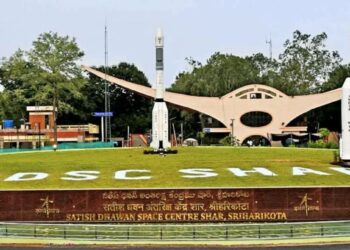 ISRO मध्ये सरकारी नोकरीची संधी.. पगार 1.5 लाखापर्यंत मिळेल