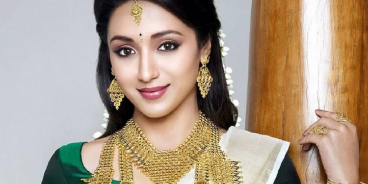 सोने महागले, तर चांदी घसरली ; काय आहेत आजचे दर?