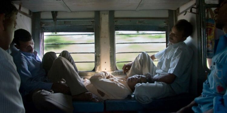 आता या वेळेस कोणताही प्रवासी ट्रेनमध्ये तुमच्या सीटवर बसू शकणार नाही, पहा हा रेल्वेचा नवा नियम