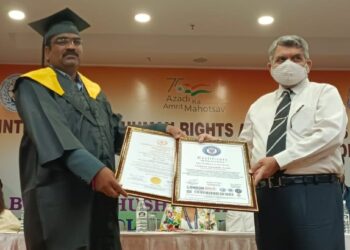 अमेरिका इंटरनॅशनल युनिव्हर्सिटीची विश्‍वास आरोटे यांना डॉक्टरेट पदवी