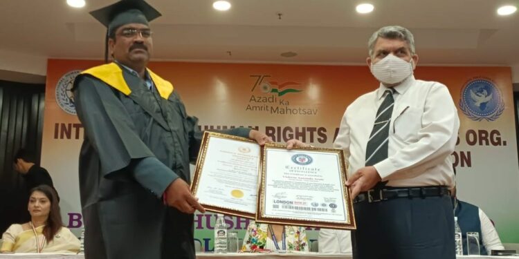 अमेरिका इंटरनॅशनल युनिव्हर्सिटीची विश्‍वास आरोटे यांना डॉक्टरेट पदवी