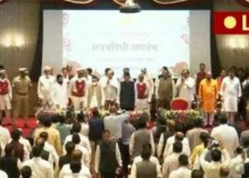 शिंदे-भाजप सरकारचा शपथविधी सोहळा संपन्न ; या 18 मंत्र्यांनी घेतली गोपनियतेची शपथ