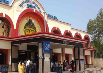 भुसावळ जंक्शन वरून जाणाऱ्या ‘या’ २४ रेल्वे गाड्या रद्द ; संपूर्ण यादी वाचा