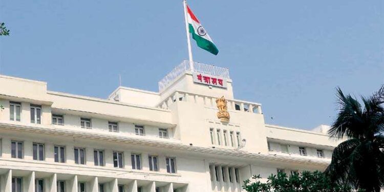 अखेर पालकमंत्र्यांची नावं जाहीर ; संपूर्ण यादी वाचा