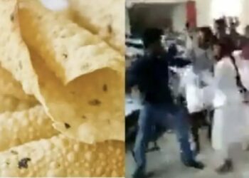 पापडवरून पंगतीत राडा ; दोन गटात चप्पल,खुर्च्यानीं हाणामारी ; व्हिडीओ सोशल मीडियात व्हायरल