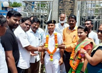 पंधरा वर्ष देशसेवा करून अनिल डी गाढे स्वगृही ; गावकऱ्यांकडून जोरदार स्वागत